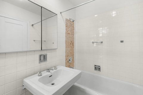 Tiny photo for 5000 S East End Avenue #2A, Chicago, IL 60615 (MLS # 12734841)