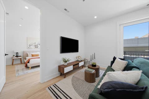 Tiny photo for 5428 N Winthrop Avenue #203, Chicago, IL 60640 (MLS # 12721421)