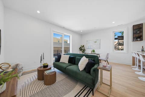 Tiny photo for 5428 N Winthrop Avenue #203, Chicago, IL 60640 (MLS # 12721421)