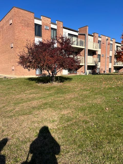 Photo of 300 W Fullerton Avenue #218, Addison, IL 60101 (MLS # 12520425)