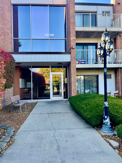 Tiny photo for 300 W Fullerton Avenue #218, Addison, IL 60101 (MLS # 12520425)