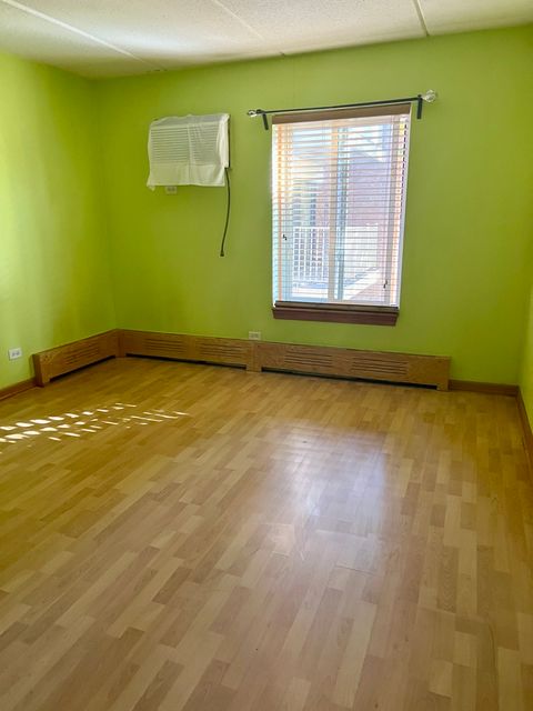 Tiny photo for 300 W Fullerton Avenue #218, Addison, IL 60101 (MLS # 12520425)