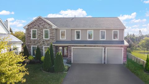 2060 Dorchester Avenue Algonquin IL 60102