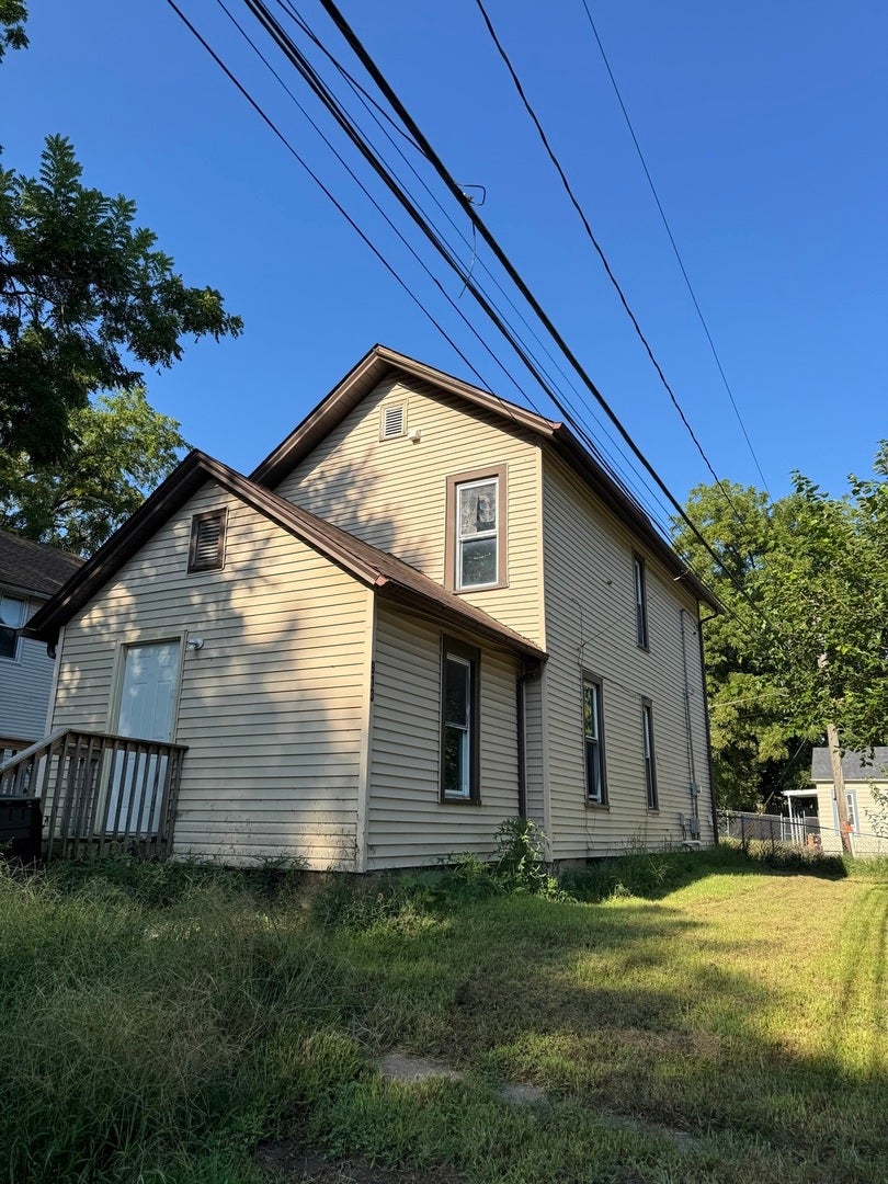 913 VINE Street