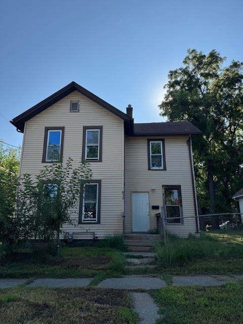 Photo of 913 VINE Street, Davenport, IA 52804 (MLS # 12767969)