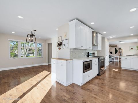 Tiny photo for 2011 Lancaster Lane, Wheaton, IL 60189 (MLS # 12471923)