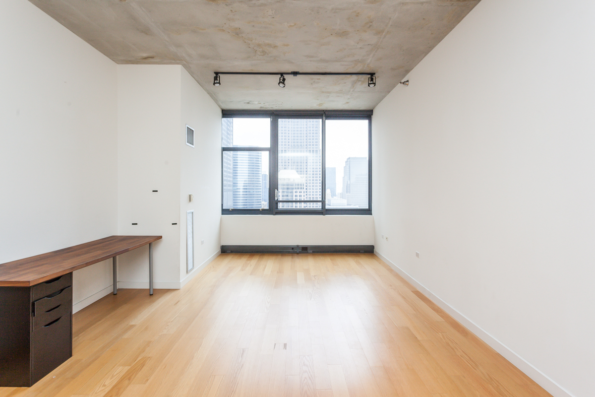 235 W VAN BUREN Street 4418