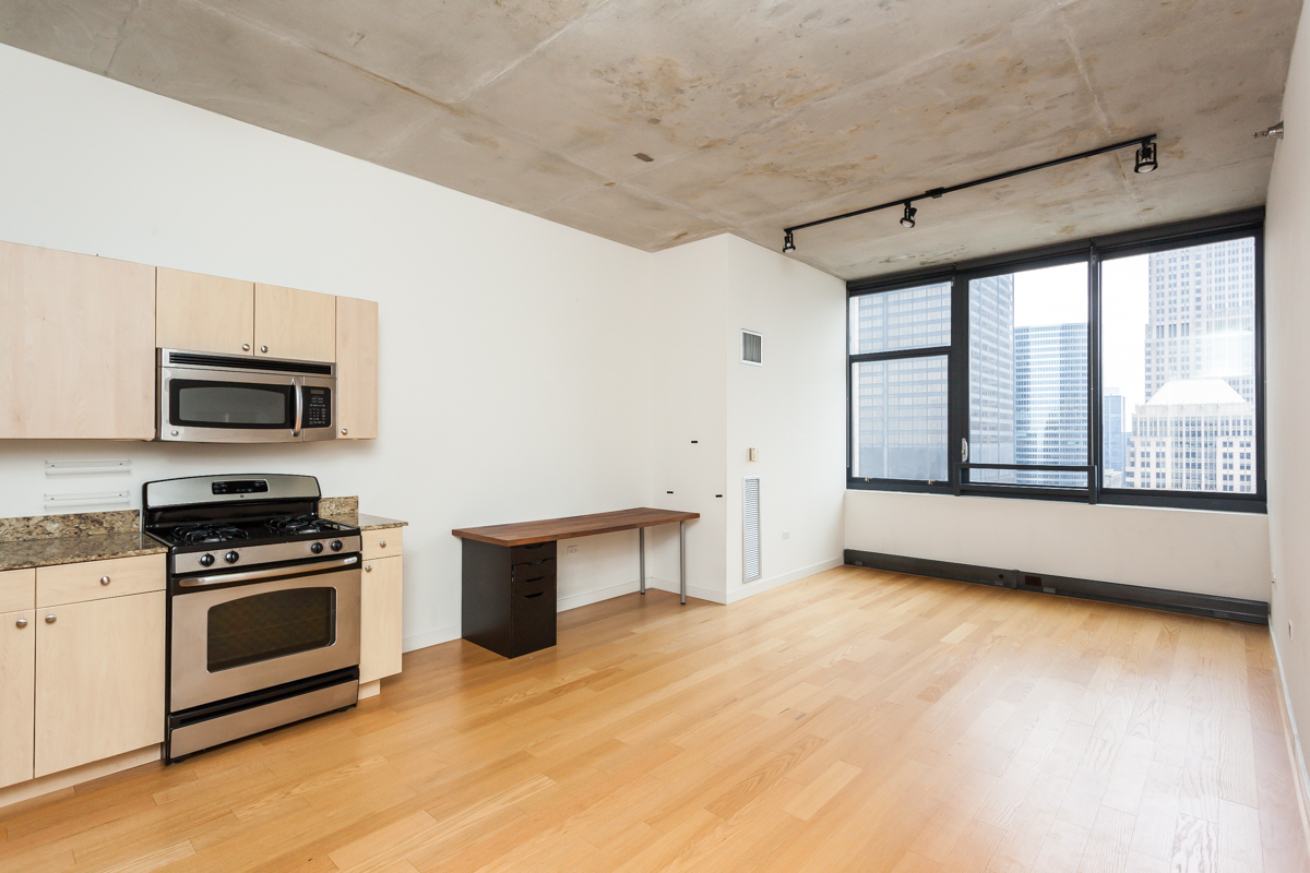 235 W VAN BUREN Street 4418