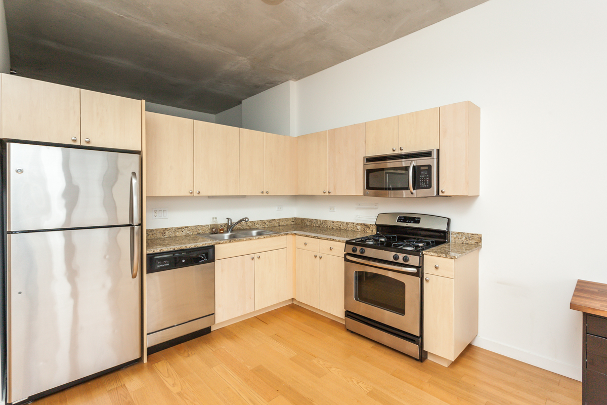 235 W VAN BUREN Street 4418
