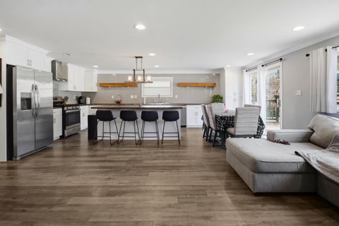 Tiny photo for 230 Millford Lane, Bloomingdale, IL 60108 (MLS # 12605696)