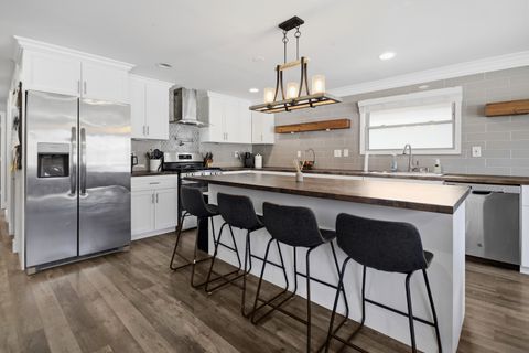 Tiny photo for 230 Millford Lane, Bloomingdale, IL 60108 (MLS # 12605696)