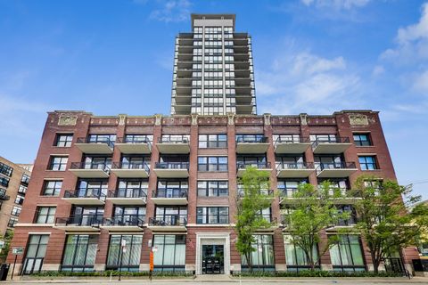 Photo of 210 S Desplaines Street #2007, Chicago, IL 60661 (MLS # 12576682)