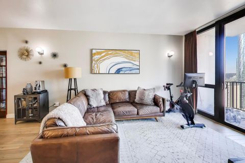 Tiny photo for 210 S Desplaines Street #2007, Chicago, IL 60661 (MLS # 12576682)