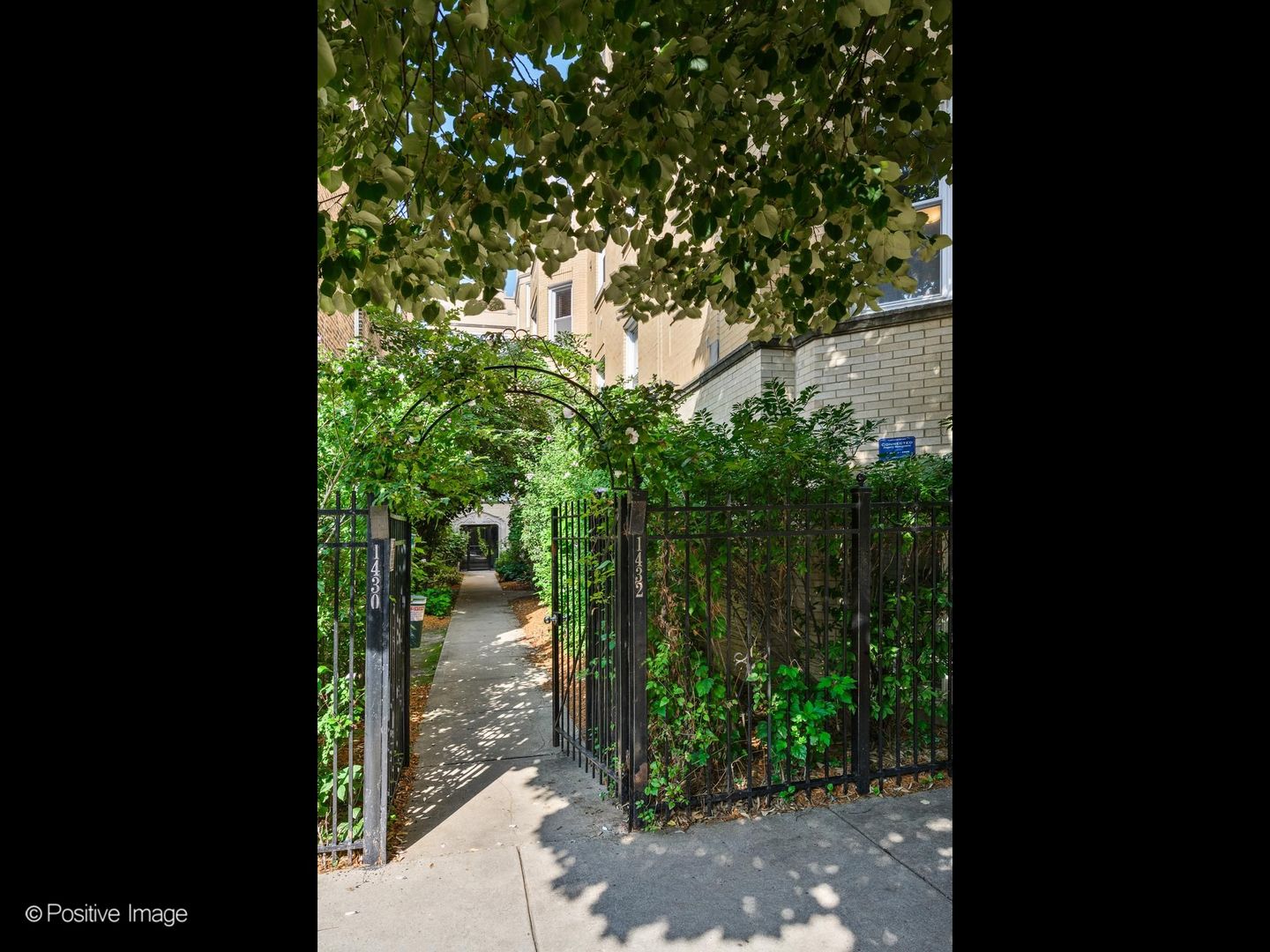 1430 N Maplewood Avenue 201