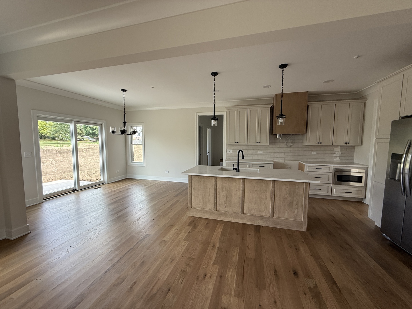 22559 Country Lane
