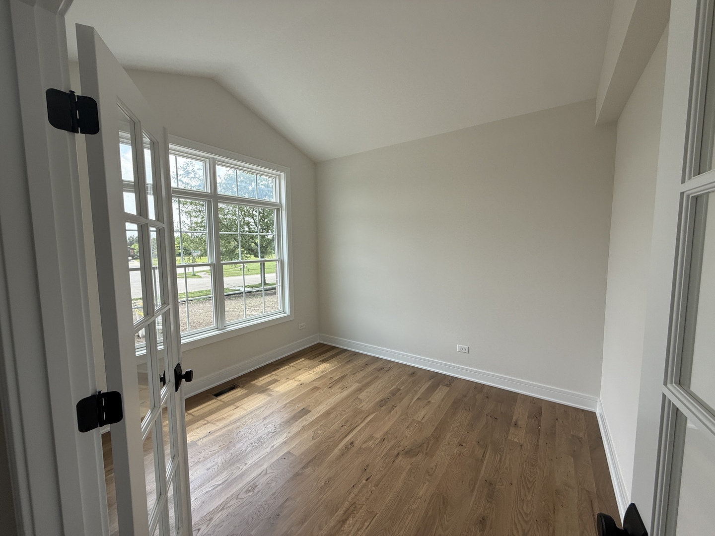 22559 Country Lane