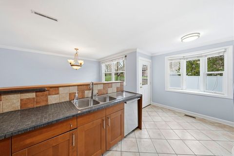 Tiny photo for 2011 Brentwood Lane E, Wheaton, IL 60189 (MLS # 12612287)