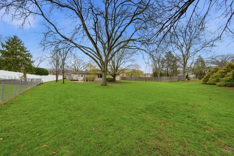 Tiny photo for 2011 Brentwood Lane E, Wheaton, IL 60189 (MLS # 12612287)