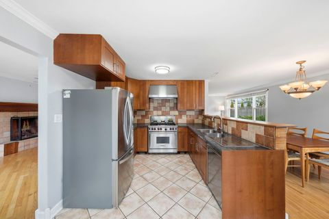 Tiny photo for 2011 Brentwood Lane E, Wheaton, IL 60189 (MLS # 12612287)