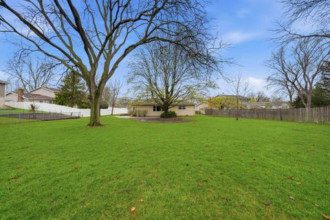 Tiny photo for 2011 Brentwood Lane E, Wheaton, IL 60189 (MLS # 12612287)