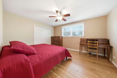 Tiny photo for 2011 Brentwood Lane E, Wheaton, IL 60189 (MLS # 12612287)