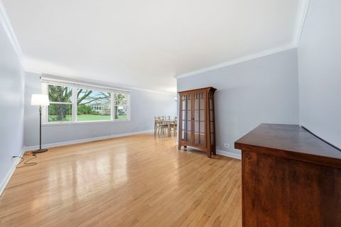 Tiny photo for 2011 Brentwood Lane E, Wheaton, IL 60189 (MLS # 12612287)