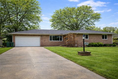 Photo of 303 Burkwood Court W, Urbana, IL 61801 (MLS # 12580439)