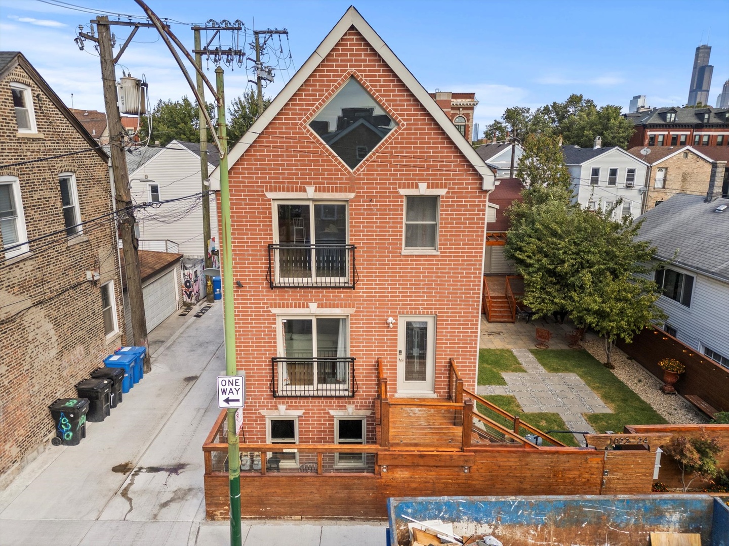 1024 W 18th Place