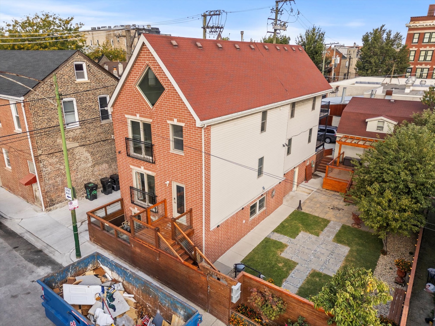 1024 W 18th Place