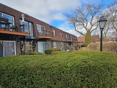 Photo of 805 Grove Drive #206, Buffalo Grove, IL 60089 (MLS # 12546881)