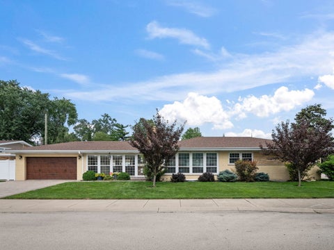 Photo of 6301 N Keating Avenue, Chicago, IL 60646 (MLS # 12722879)