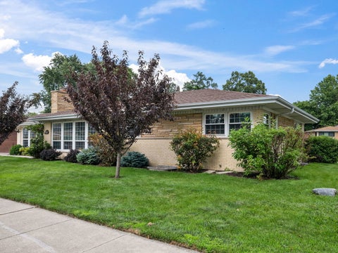 Tiny photo for 6301 N Keating Avenue, Chicago, IL 60646 (MLS # 12722879)