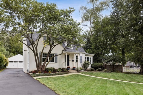 Tiny photo for 380 OAK Street, Glen Ellyn, IL 60137 (MLS # 12764958)