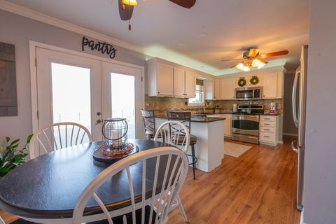 Tiny photo for 706 E Hewitt Street, Forreston, IL 61030 (MLS # 12490195)