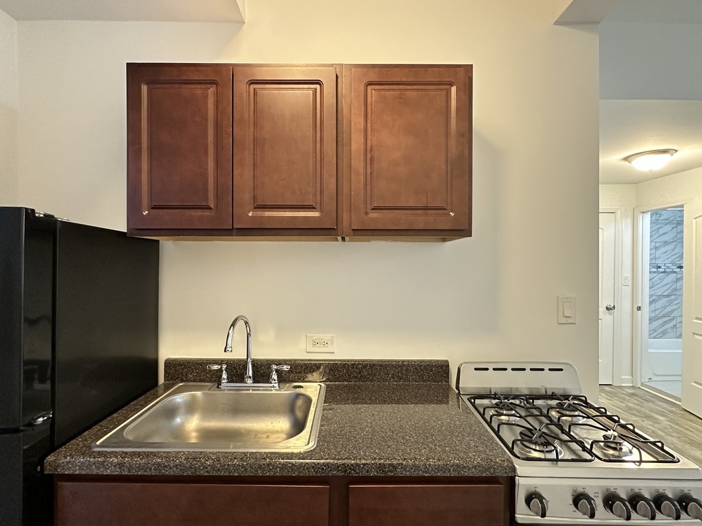 5710 N WINTHROP Avenue G1