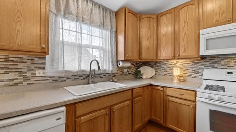 Tiny photo for 2727 Acorn Court, West Dundee, IL 60118 (MLS # 12589350)