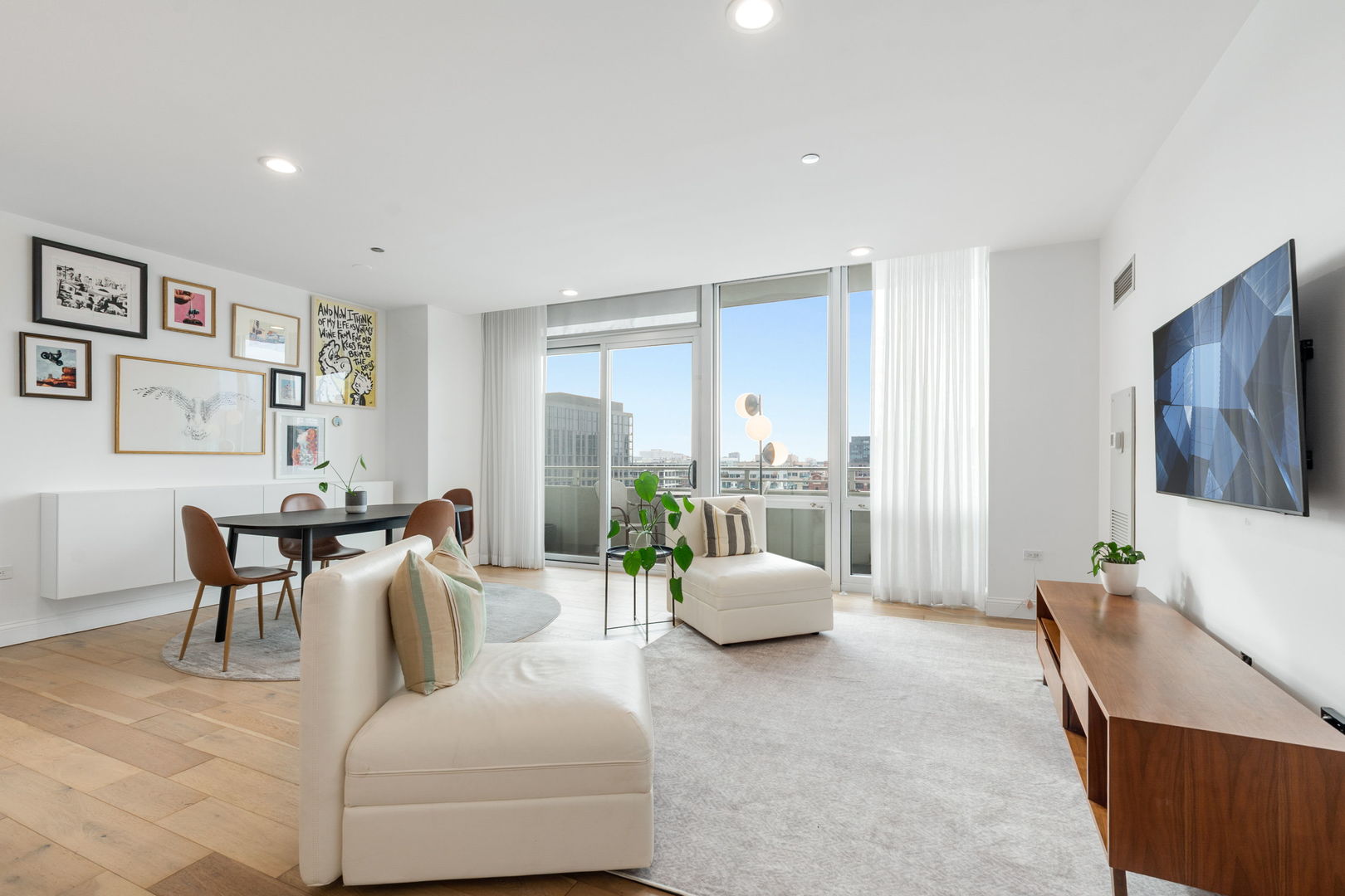 737 W Washington Boulevard 1110