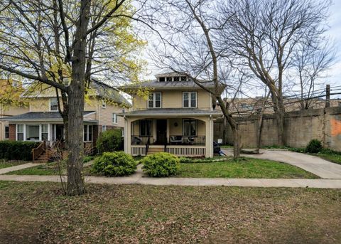 Photo of 1432 W Chase Avenue, Chicago, IL 60626 (MLS # 12588699)
