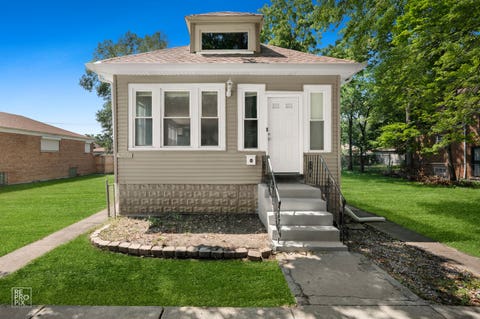 Tiny photo for 9050 S Ellis Avenue, Chicago, IL 60619 (MLS # 12719285)