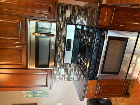 Tiny photo for 2205 Mayfair Avenue, Westchester, IL 60154 (MLS # 12402926)