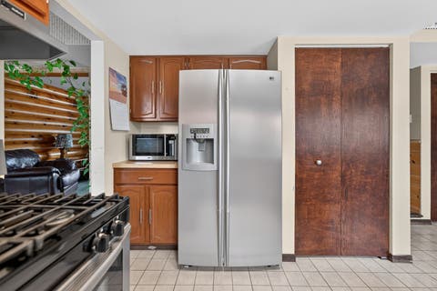 Tiny photo for 975 W Pine Avenue, Roselle, IL 60172 (MLS # 12710554)