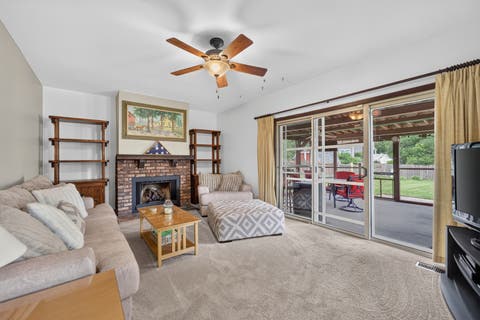 Tiny photo for 975 W Pine Avenue, Roselle, IL 60172 (MLS # 12710554)