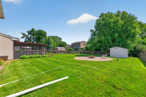 Tiny photo for 975 W Pine Avenue, Roselle, IL 60172 (MLS # 12710554)