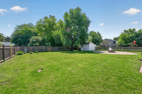 Tiny photo for 975 W Pine Avenue, Roselle, IL 60172 (MLS # 12710554)