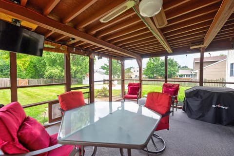 Tiny photo for 975 W Pine Avenue, Roselle, IL 60172 (MLS # 12710554)