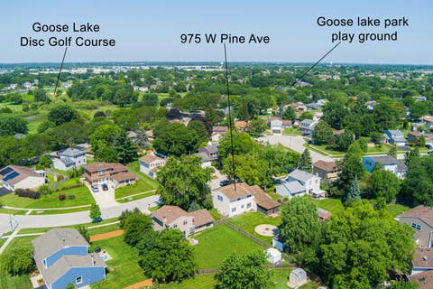 Tiny photo for 975 W Pine Avenue, Roselle, IL 60172 (MLS # 12710554)