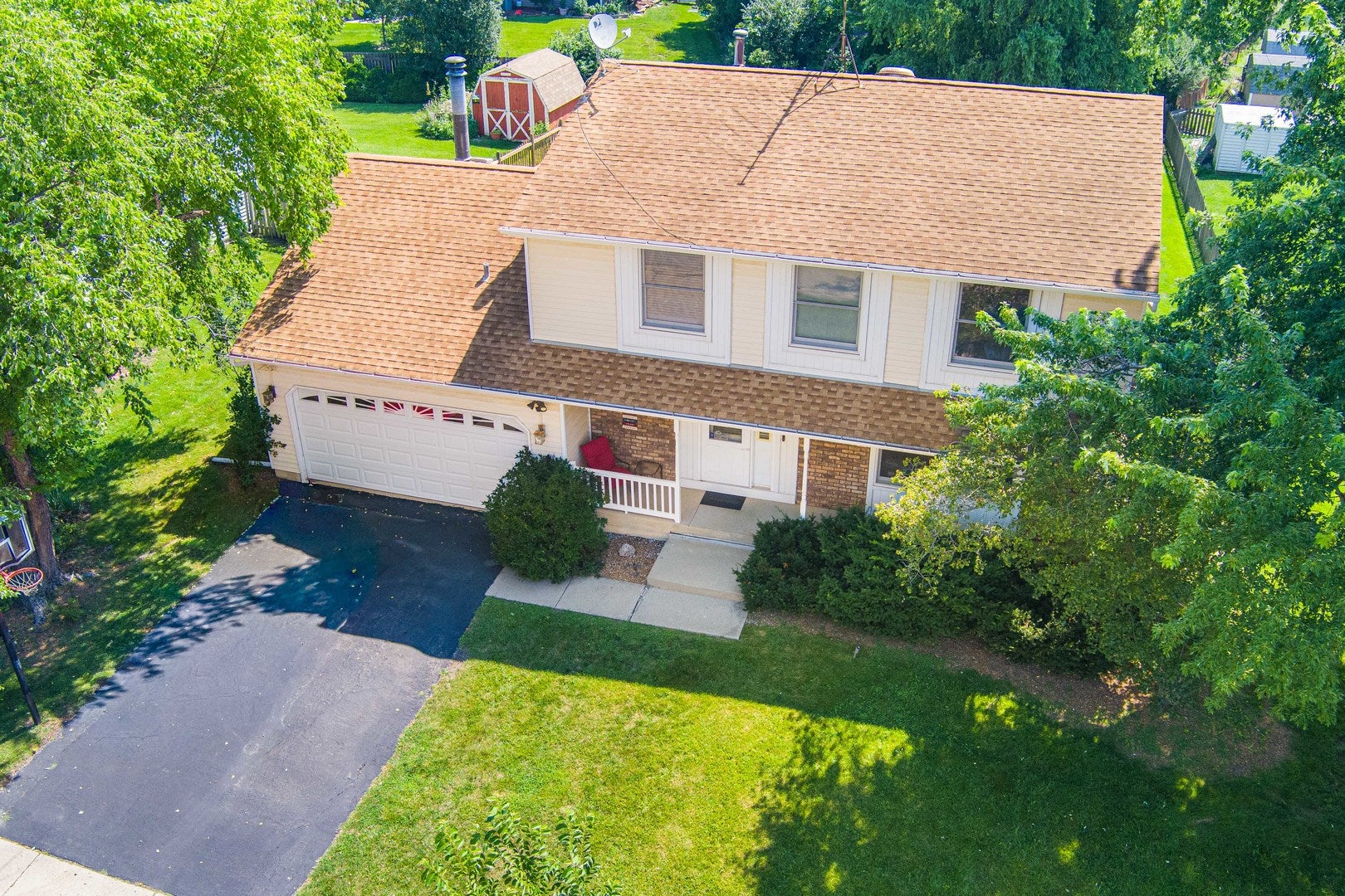 975 W Pine Avenue