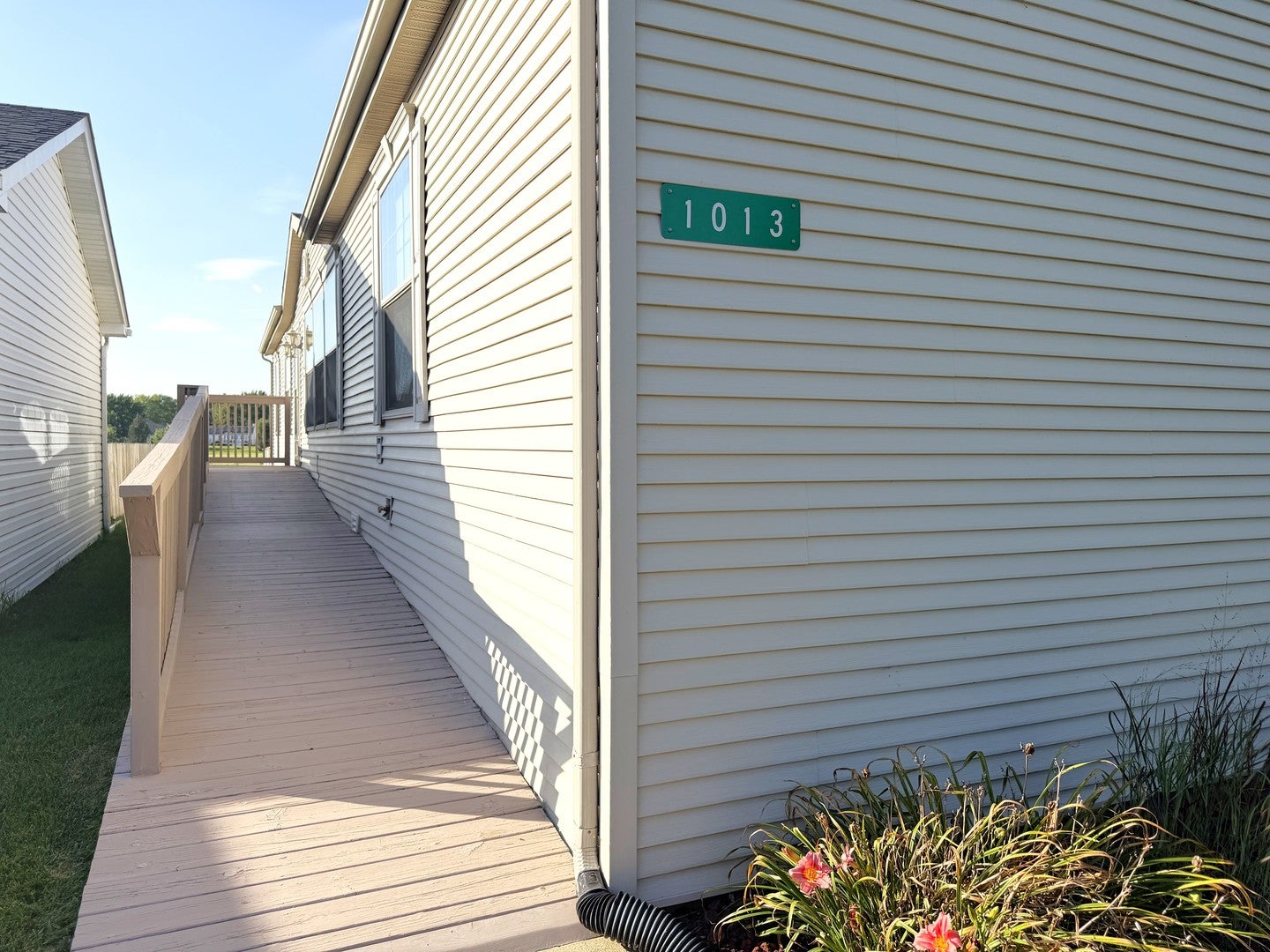 1013 Redbud Road