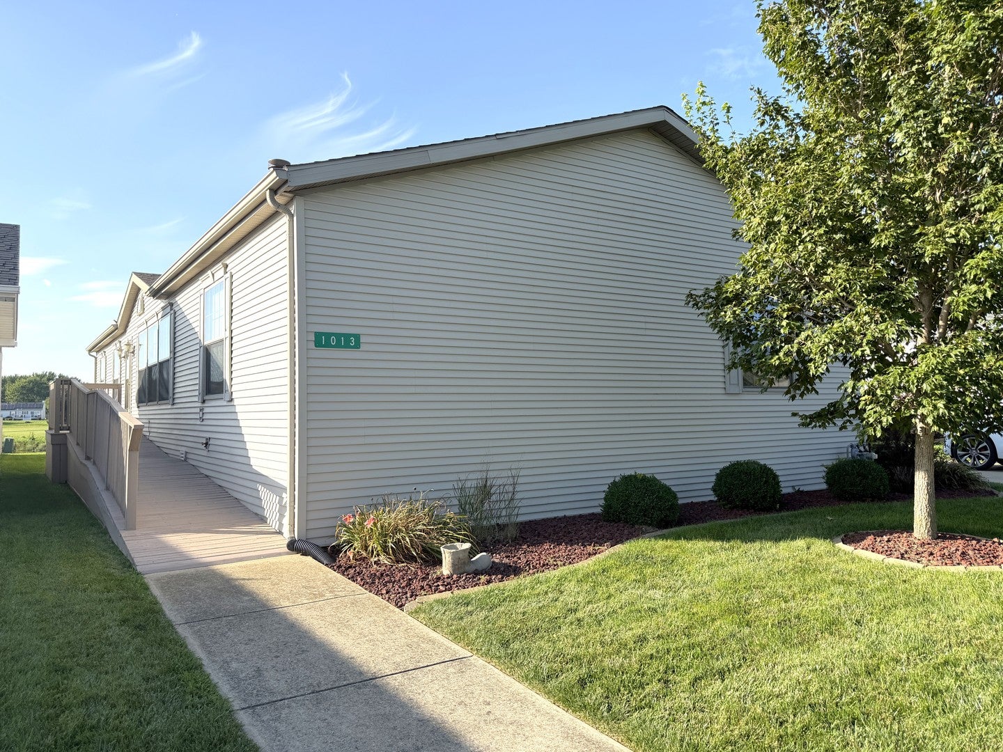 1013 Redbud Road