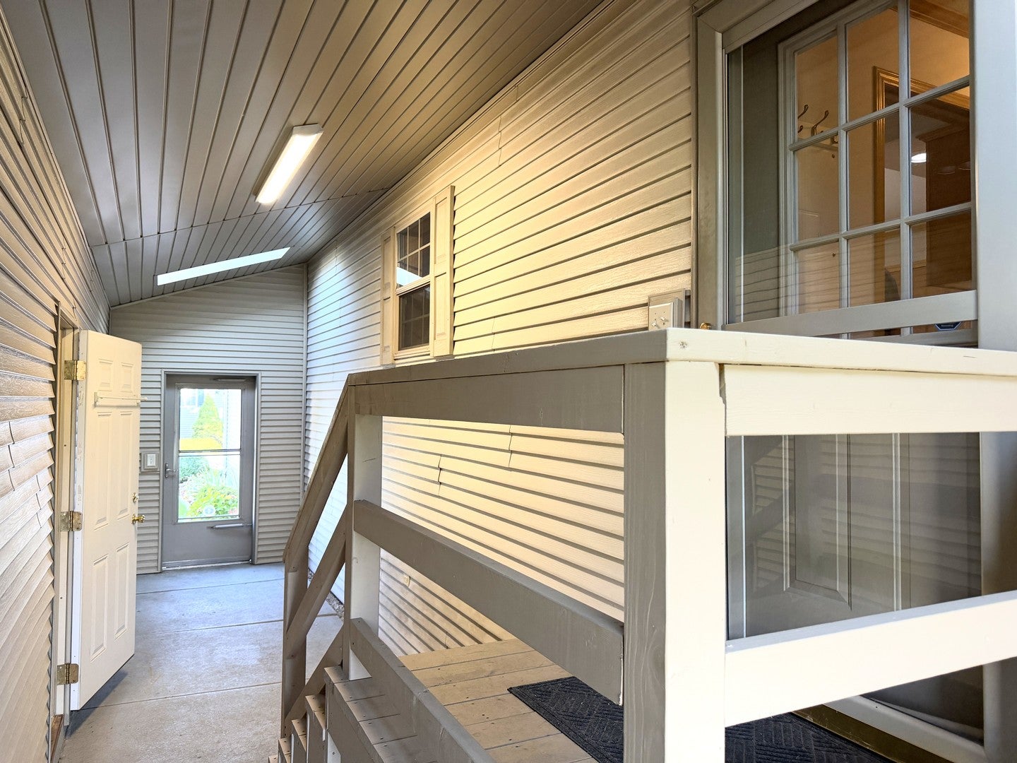 1013 Redbud Road